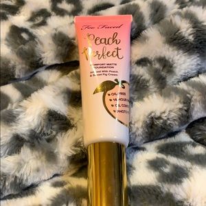 Too faced peach perfect comfort matte foundation